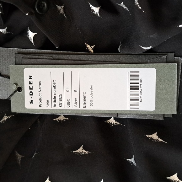 Really cute nwt s deer sheer boho top. I would say she is oversized - Picture 3 of 3